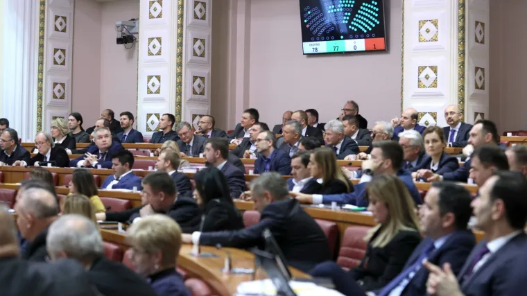 Do kraja dana trebalo bi glasovati o Zakonu o udžbenicima