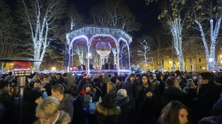 Ovogodi&scaron;nji Advent ru&scaron;i sve rekorde: Svi hoteli u Zagrebu su puni, soba nema ni za lijek