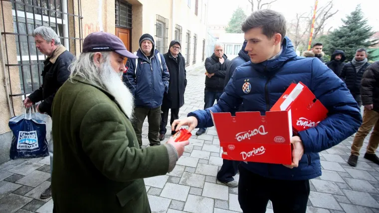 'Mi nogometaši moramo biti zahvalni što živimo kako živimo'