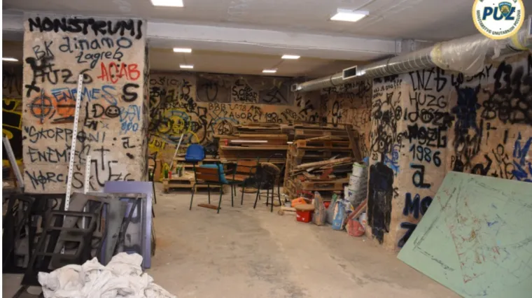 Policajci upali u prostorije BBB-a: Prona&scaron;li oružje, nacističke grafite i pirotehniku