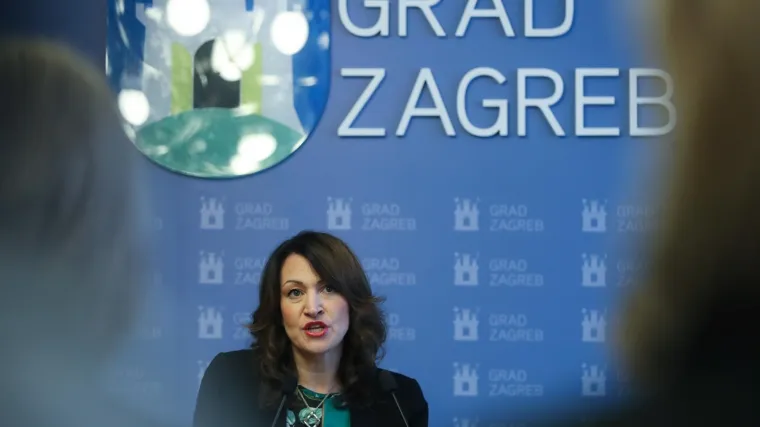 Njegova zamjenica ga sutra očekuje na radnom mjestu