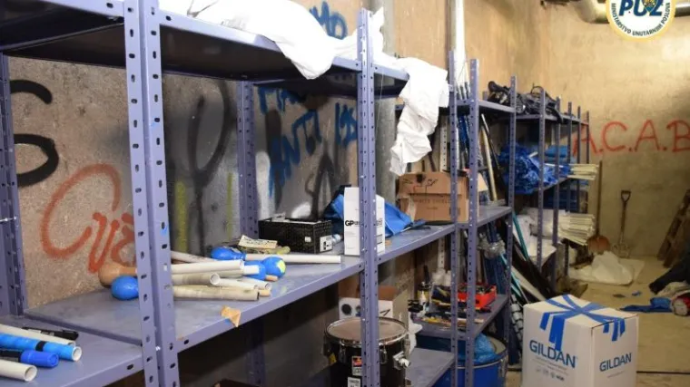 Od palica i boksera do metaka i nacističkih simbola