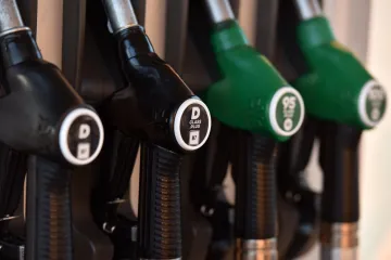 Novo pojeftinjenje goriva: Evo koliko ćete morati izdvojiti za litru benzina i dizela