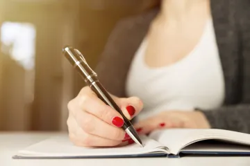 Saznajte kako se pravilno pišu nazivi knjiga i riješite nedoumicu