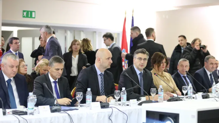 Sjednica Savjeta za Slavoniju, Baranju i Srijem: Plenković prvi premijer nakon Kosor u Pakracu