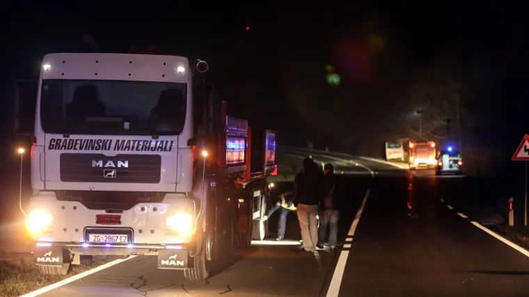 Kamion se sudario s autobusom koji je prevozio djecu, 11 ih je ozlijeđenih