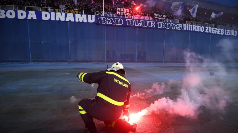 Modri te&scaron;ko nastradali zbog gluposti navijača tijekom derbija