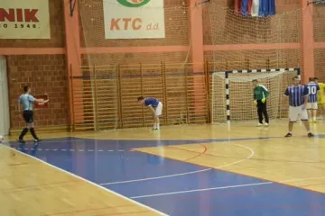 Nezgodan udarac loptom u glavu