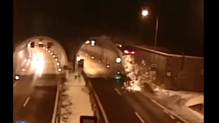 BMW-om se katapultirao u zrak, uletio u tunel i iz svega izašao živ