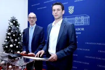 'Ovaj karneval koji priređuju predsjednica i Plenković mora prestati'