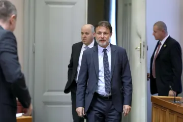 'Širitelji mržnje vrše strašan pritisak na predsjednicu'