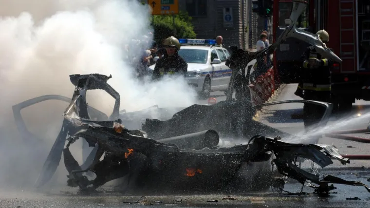 U mjestu Pobrežje parkirani automobil usred noći odletio u zrak