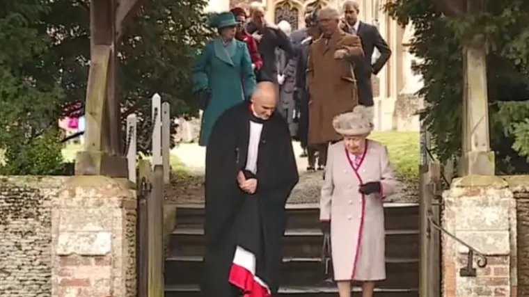 Ulicom ih pratile stotine, no princ Philip i Camilla ipak se nisu pojavili