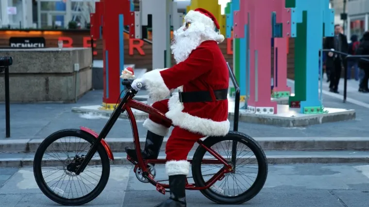 'Maltretirali su me zato što sam bio različit, a onda me spasila jedna rečenica moje majke. Danas i ja slavim Božić'