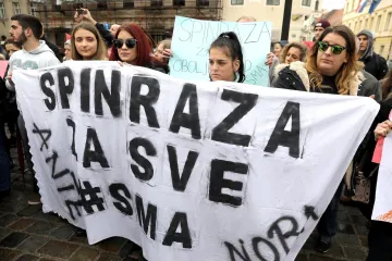 'Gurate moje dijete u smrt, ne date lijek. Koliko košta njen život?'