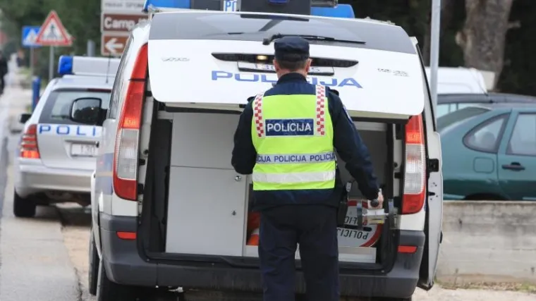 Na 28-godi&scaron;njaka pucali mu&scaron;karci s motora, zavr&scaron;io u bolnici