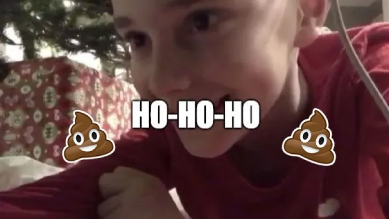 Malac stavio kameru ispod bora da uhvati Djeda Mraza, a na snimci vidio - s*anje!