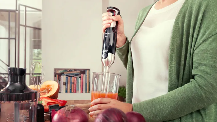 Vrhunski rezultati uz &scaron;tapni mikser &ndash; mije&scaron;ajte, blendajte, sjeckajte!