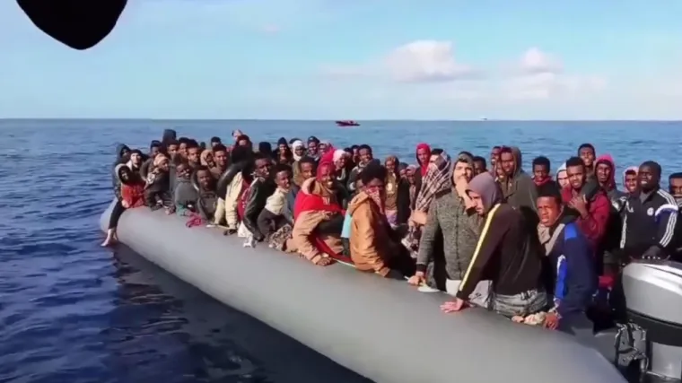 Spasila 69 migranata, ali odbija primiti 31 migranta s njemačkog broda