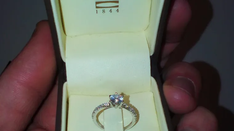 Svi su poludjeli za ovom objavom: 'Na&scaron;ao sam prsten... Neka ga daruje djevojci koja to zaslužuje'