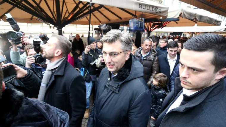 Plenković u čestitki pobrojao uspjehe Vlade: 'Nastavimo graditi bolju i prosperitetniju Hrvatsku'