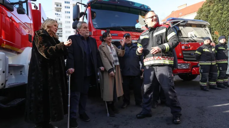 Bandić razveselio vatrogasce pa otkrio: 'Javio mi se jedan budući saborski zastupnik'
