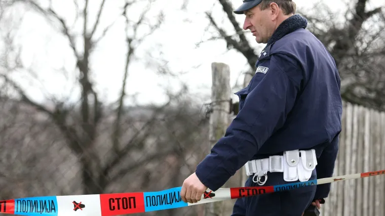 Nije se htio predati policiji: Stan polio benzinom i zapalio pa umalo ubio bebu