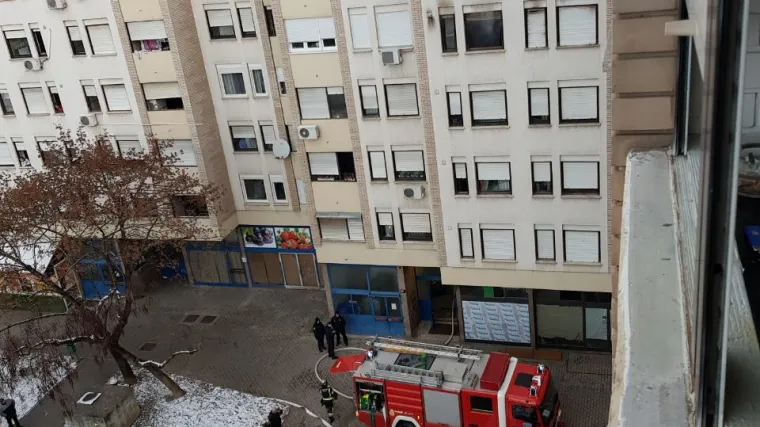 Gorio stan na 4. katu, a vatrena buktinja je krenula iz spavaće sobe