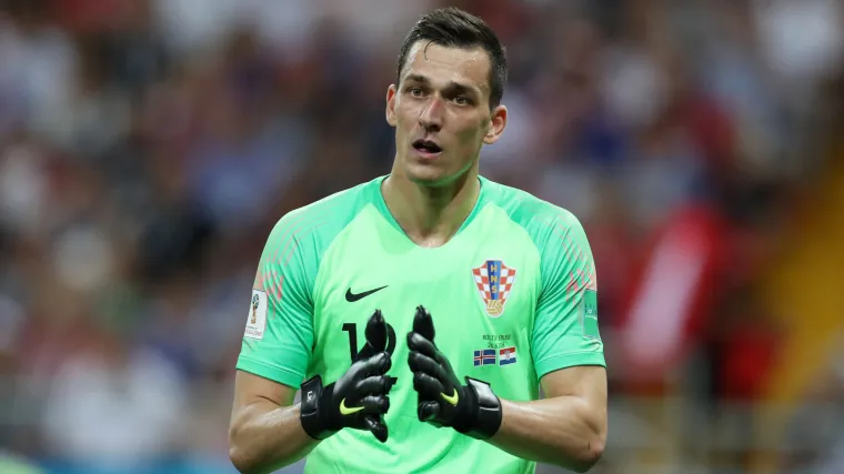 Kalinić prvi put stao između vratnica Aston Ville i tri puta vadio loptu iz mreže