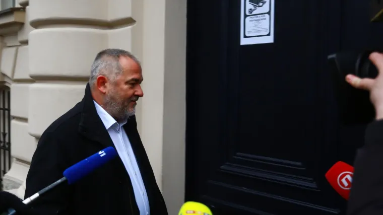 Nije komentirao optužbe da mu je za prijelaz Bandiću ponuđeno tri milijuna kuna