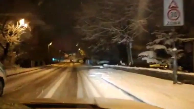 Pada kod Splita, u Sinju, Pločama; Kaos na svim prometnicama, vozači nemaju zimsku opremu