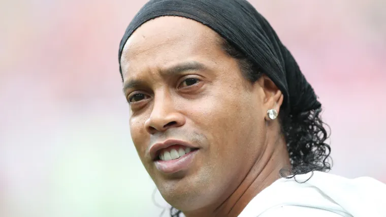 Ronaldinho ostavio otiske stopala na Maracani i priznao: 'Stra&scaron;no mi nedostaje nogomet'