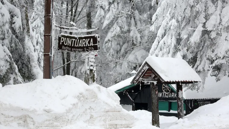 Snijeg će padati u unutra&scaron;njosti, a na moru će puhati olujna bura
