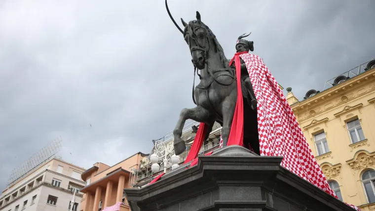 Kravata, pa&scaron;ka čipka, kockice, po tome Hrvate prepoznaju u svijetu: Možda im se pridruži i koledžica!