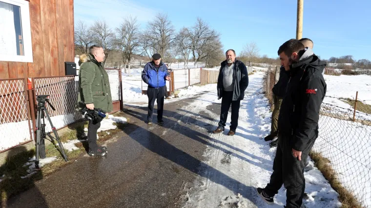 Kombi naletio na djevojčicu (2), umrla je na putu do bolnice: Istrgnula se iz ruku roditelja?