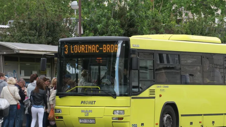 Stravičan napad u Splitu: Huligani vozača autobusa mlatili palicom i ukrali mu torbu s novce