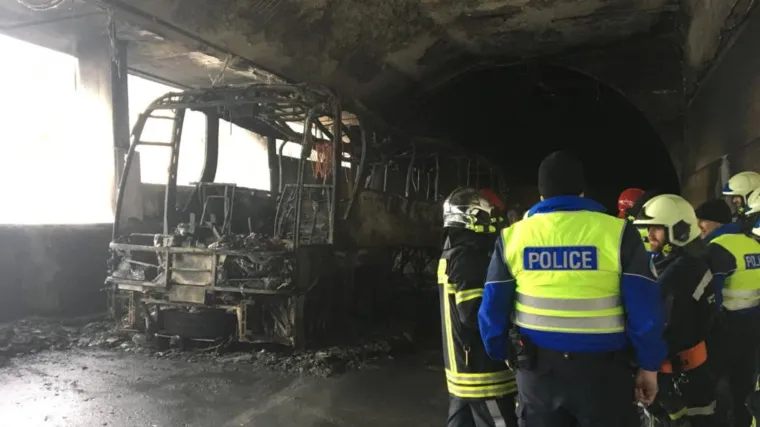 Srednjo&scaron;kolci kojima je izgorio autobus uskoro u Splitu: Prava je sreća &scaron;to nije bilo žrtava