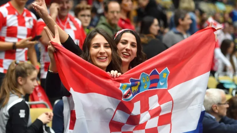 Protiv Japana 12.000 ljudi na tribinama