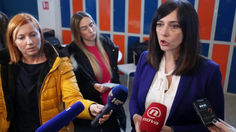 Afera u Ministarstvu obrazovanja: Žena s lažnom diplomom dobila otkaz!