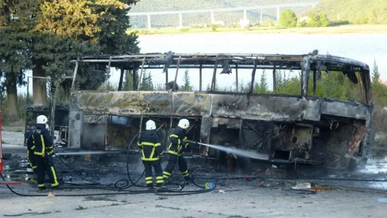 Velika drama na putu iz Dubrovnika u Zagreb: Kod Zadra u potpunosti izgorio autobus Croatia busa!