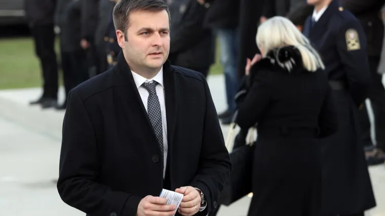 Ćorić: 'Struja ne bi trebala poskupjeti, plin bi mogao'