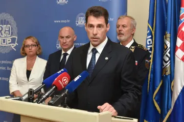 Dok je bio na skijanju ukrali mu novac, zlato, oružje....