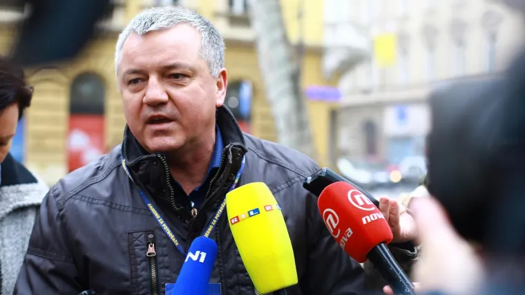 'Umjesto da se igra na mobitelu i &scaron;ara po internetu, Maras bi trebao otvoriti stranicu Zagrebačke burze'