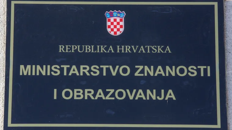 Krivotvorila diplomu kako bi dobila posao