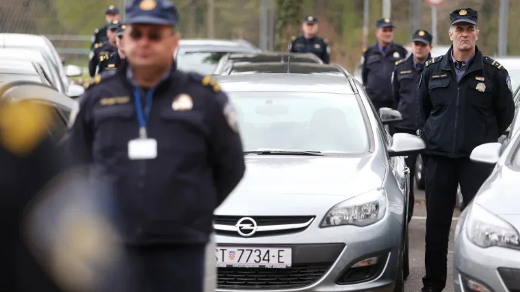 Uvezli 86 auta i zamračili 16 milijuna kuna