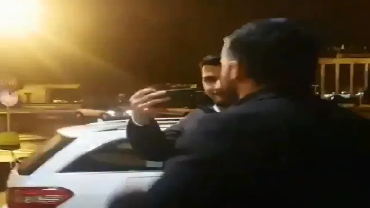 Novinaru koji ga je snimao hladnokrvno je razbio mobitel