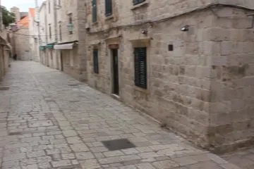 Pustoš u Dubrovniku, zatvoreni restorani