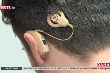 Igra nogomet, nosi titulu mistera Hrvatske i Europe, puno putuje, radi u KBC Rijeka... i potpuno je gluh