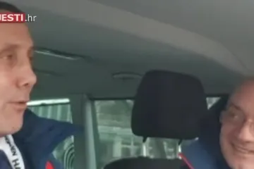 On krpa ozljede, masira, bandažira, tjera igrače u ledene kupke... On je Damir Kajba