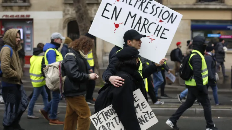 Deseti vikend prosvjeda žutih prsluka zaredom: Nezadovoljni građani uzvikivali 'Macron, odstupi!'